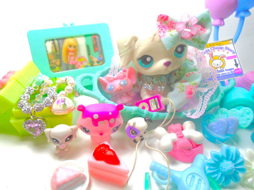 Littlest Pet Shop baby Kitten #2414 with accessories